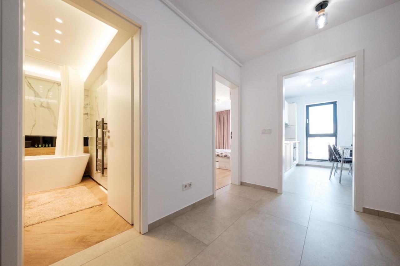 Brand New Luxury Apartment In The Heart Of Brasov Exterior photo
